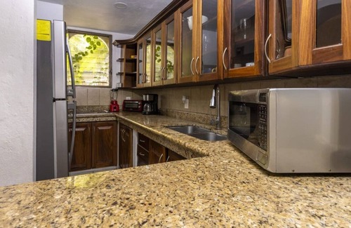 Isla Iguana House | Cozy 3BR House - Front of Marina- Pool