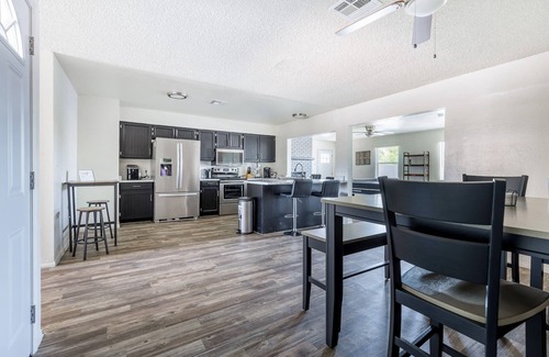 Alhambra House | Cozy 3BR House Near Attractions & Shopping