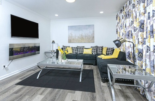 Union City House | Cozy 3BR Townhouse Minutes from Downtown & Airport