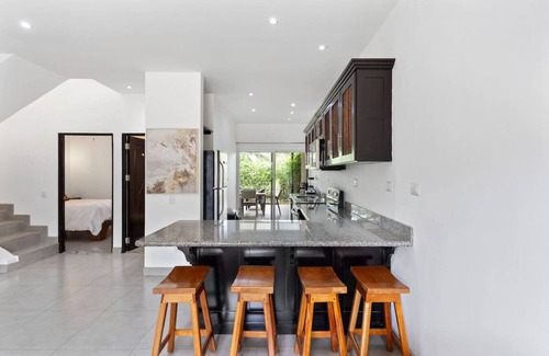 Villarreal House | Cozy 3BR Townhouse Near Tamarindo-2 Pools, Gym&More