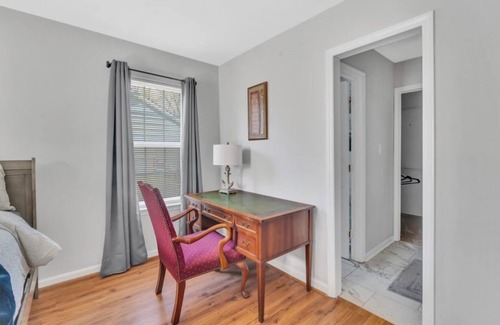 Harrisburg House | Cozy 4/3 Home, mins-Hospitals + Remote Workspace
