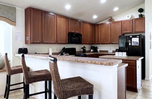 Veranda Palms House | Cozy 4 Bed 3 Bath Pool Hm with Game Room-4450NP home