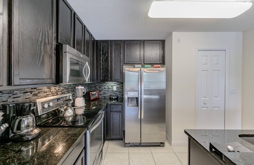 Veranda Palms House | Cozy 4 bed house Free Wifi South facing pool
