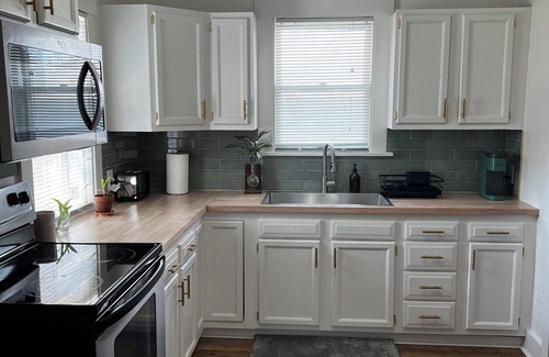 Benson House | Cozy 4 bedroom/2 bath home in desired Benson District!