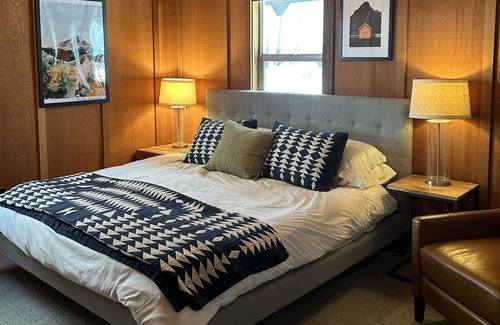Munds Park Ski Chalet | Cozy 4-bedroom chalet in amazing Munds Park with WiFi