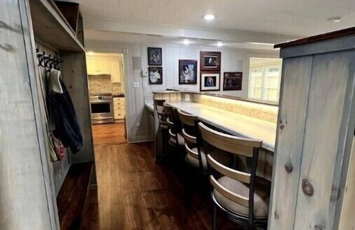 Lake Harmony Cottage | Cozy 4-bedroom cottage with WiFi and AC in gorgeous Lake Harmony