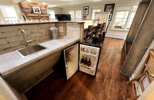 Lake Harmony Cottage | Cozy 4-bedroom cottage with WiFi and AC in gorgeous Lake Harmony