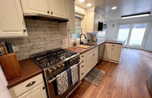 Lake Harmony Cottage | Cozy 4-bedroom cottage with WiFi and AC in gorgeous Lake Harmony