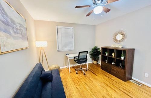 Raleigh House | Cozy 4 bedroom Cottage by Duke Raleigh Hospital
