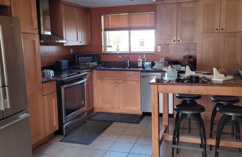 Bay View Cottage | Cozy 4 bedroom cottage with a relaxing patio
