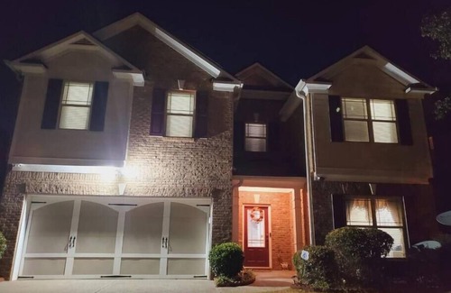 Gwinnett County House | Cozy 4 Bedroom Home in Lawrenceville