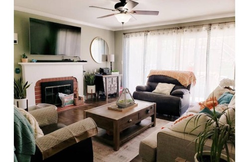 Canyon Country House | Cozy 4-bedroom home with Gym and huge backyard