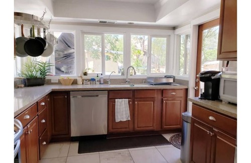 Canyon Country House | Cozy 4-bedroom home with Gym and huge backyard