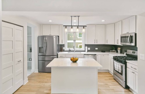 Libertyville House | Cozy 4-bedroom house in welcoming Libertyville with AC, WiFi