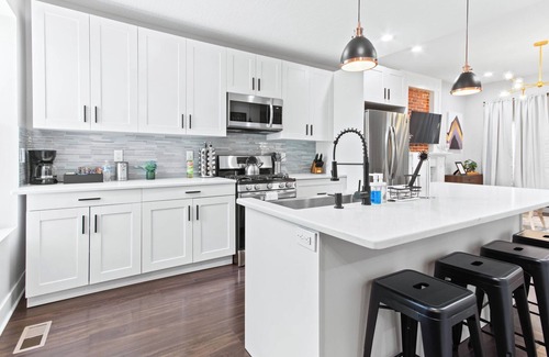 Livingston Park House | Cozy 4-bedroom house in pleasant Columbus with WiFi, AC