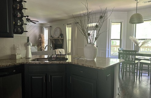Fairburn House | Cozy 4-bedroom house in superb South Fulton with lake views