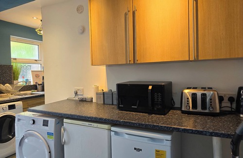 Ferndale House | Cozy 4 Bedroom House in the Heart of Brixton