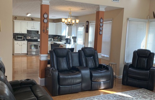 Grayson House | Cozy 4-bedroom house in beautiful Grayson with AC, WiFi