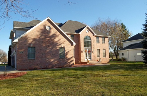 Appleton Villa | Cozy 4 bedroom Luxury Villa retreat in Appleton.