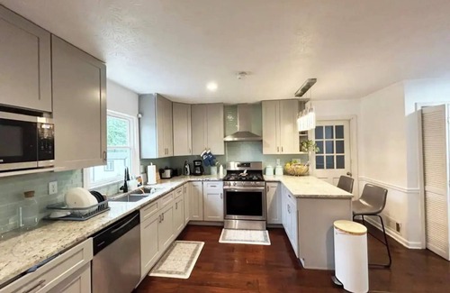 Stone Mountain House | Cozy 4-Bedroom Retreat Near Stone Mountain Park – Perfect for Family Getaways!