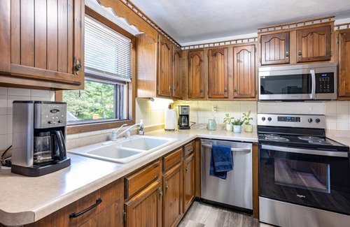 Wisconsin Dells Cabin | Cozy 4-bedroom cabin with WiFi, AC in fabulous Wisconsin Dells