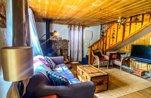 Wofford Heights Cabin | Cozy 4 Bedroom Cabin by the Lake