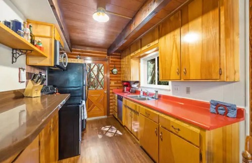 Serene Lakes House | Cozy 4 BR Cabin in North Lake Tahoe's Serene Lakes