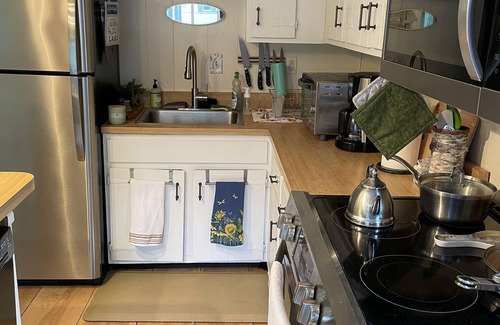 Moultonborough Ski Chalet | Cozy 4 BR chalet, short walk to park, tennis, and beach! Pets ok! 425 a night.