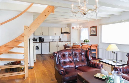 Wemeldinge House | Cozy 4-person holiday home in the center of Wemeldinge at 500m from the beach