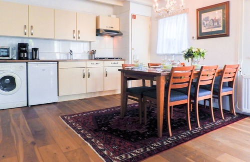 Wemeldinge House | Cozy 4-person holiday home in the center of Wemeldinge at 500m from the beach