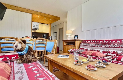 Le Lavachet Apartment | Cozy 4-Room Apartment for 8 in Tignes, Near Ski Lifts & Shops, Stunning Mountain Views