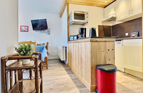 Le Lavachet Apartment | Cozy 4-Room Apartment for 8 in Tignes, Near Ski Lifts & Shops, Stunning Mountain Views