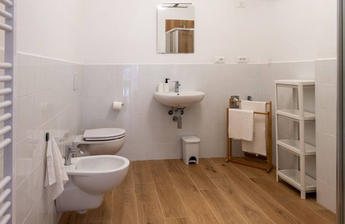 Piombino Apartment | Cozy 40 sqm studio, for 4 people, located on the ground floor of a modern building. The property is located in a strategic area of ​Piombino, an ideal starting point for exploring the city and the Tuscan coast. A few minutes from the historic center