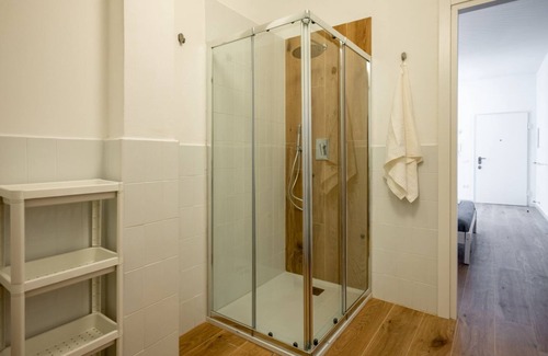 Piombino Apartment | Cozy 40 sqm studio, for 4 people, located on the ground floor of a modern building. The property is located in a strategic area of ​Piombino, an ideal starting point for exploring the city and the Tuscan coast. A few minutes from the historic center