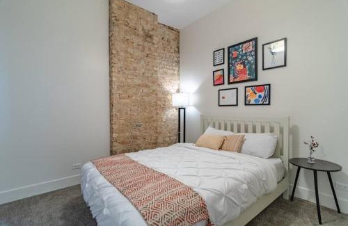 Near South Side Apartment | Cozy 420-Friendly 3BR City Retreat Near McCormick Place, Grant Park and Soldier Field
