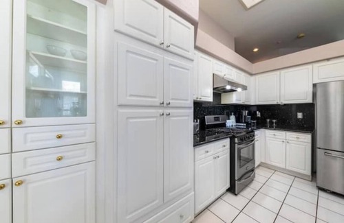 Redlands House | Cozy 4bd Villa by Hospital