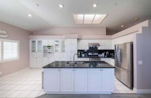 Redlands House | Cozy 4bd Villa by Hospital