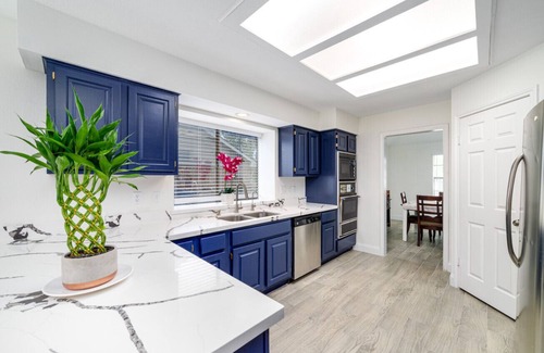 Mission Bend House | Cozy 4BR House w/Fireplace – 10 Min to Chinatown