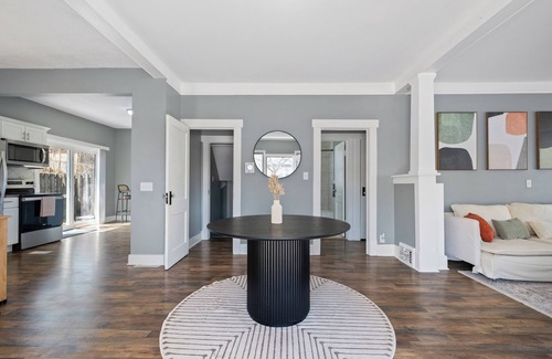 Medical Center House | Cozy 5 BD house near Blackstone and UNMC