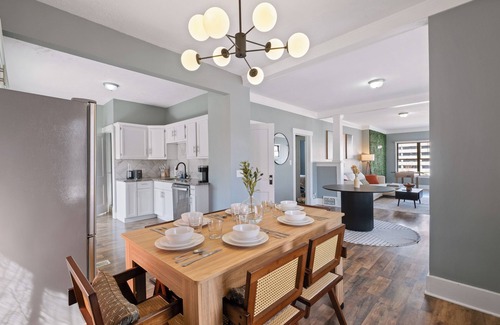 Medical Center House | Cozy 5 BD house near Blackstone and UNMC