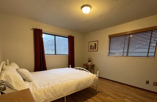 Thayne House | Cozy 5-bdrm home in Star Valley
