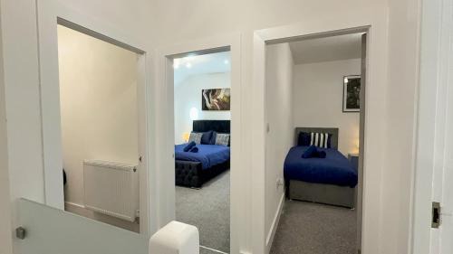 Manchester House | Cozy 5-Bed Caldecott Stays-Sleep 6
