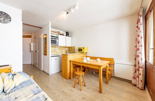 Montgellafrey Apartment | Cozy 5-Person Apt, South-Facing Balcony, Near Slopes and Shops in Saint François Longchamp