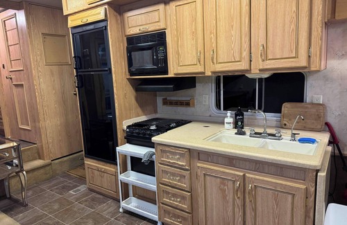 Rowland Heights House | Cozy 5-Wheel RV suite in beautiful Rowland Heights hillside!