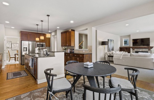 Sammamish House | Cozy 5B3.5B｜Garage Access｜Pet OK｜Sammamish Retreat｜Flex-Lease #42228