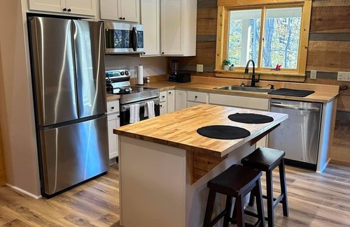 Helmsburg Cabin | Cozy 6 Person Cabin in Brown County, Indiana