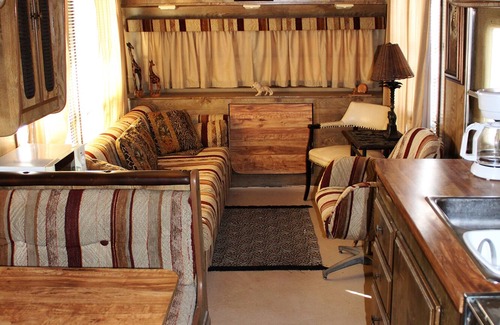 Bombay Beach House | Cozy 80s Safari Style RV in Tranquil Bombay Beach with AC