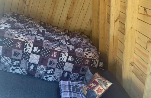 Decaturville Cabin | Cozy a frame cabin