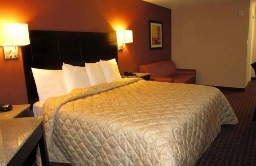 Monmouth Junction Hotel | Cozy Amenities & Complimentary Breakfast Close to Golf Clubs