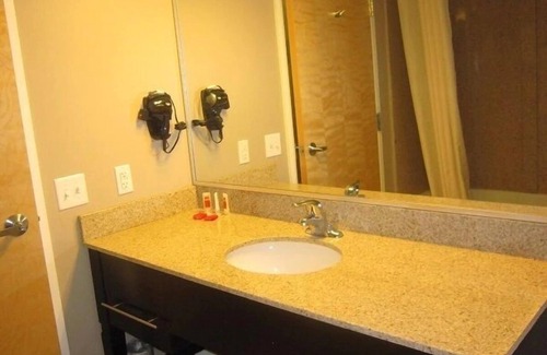 Monmouth Junction Hotel | Cozy Amenities & Complimentary Breakfast Close to Golf Clubs